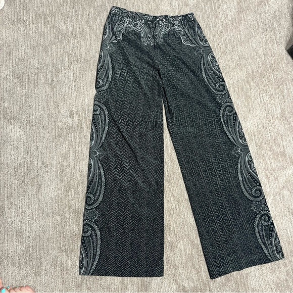 Michael Kors Wide Leg Paisley print dress pants. Womens size 10 - Picture 3 of 7